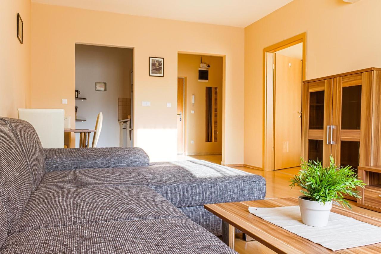 Dnd, Kun Apartments, Keleti Railway Station - Budapest — Photos 2