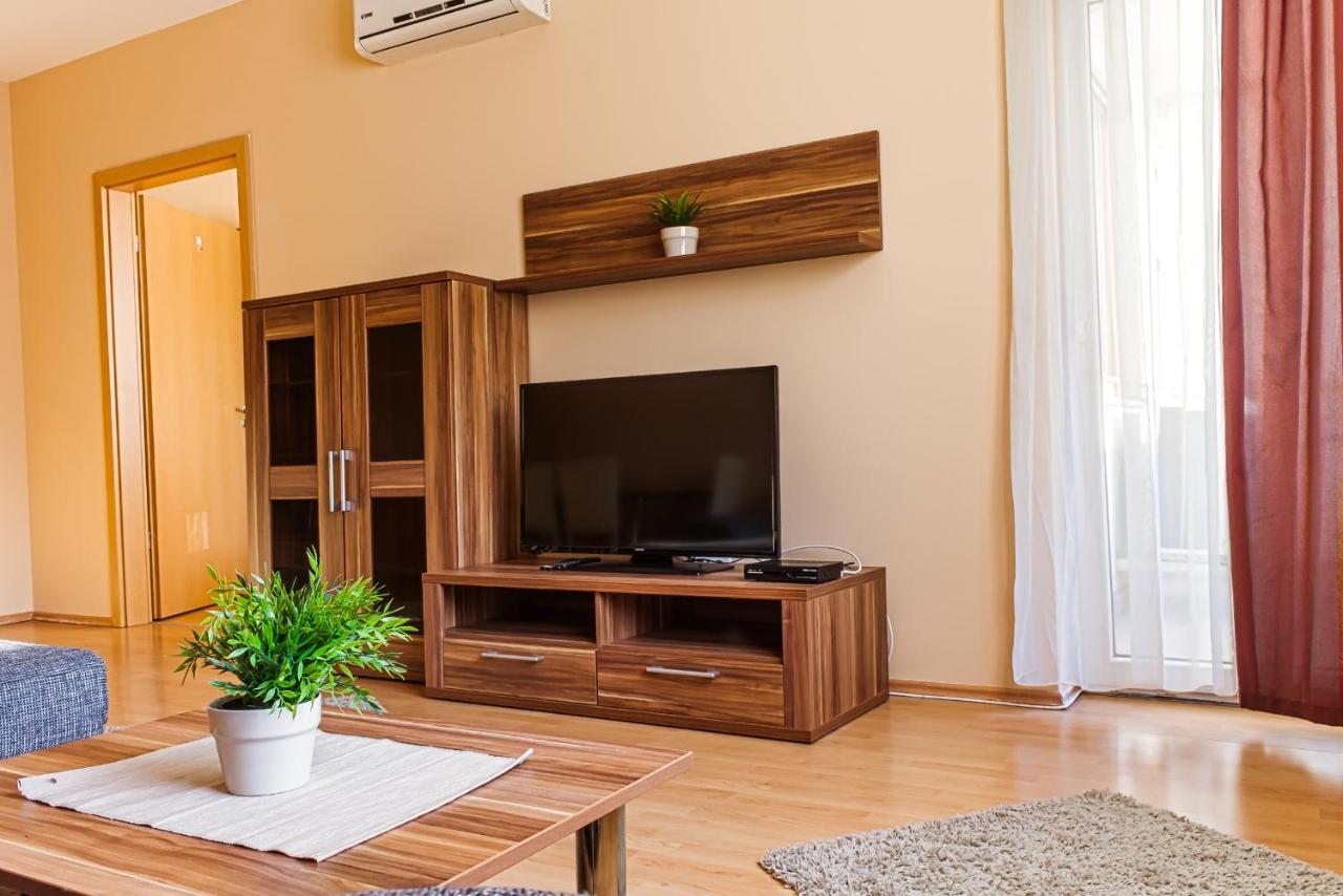 Dnd, Kun Apartments, Keleti Railway Station - Budapest — Photos 3